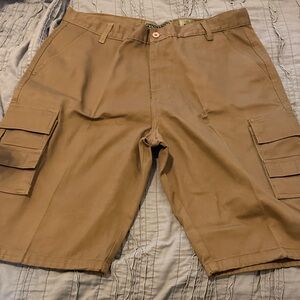 Evolution  Men's Brown Cargo Shorts size 40